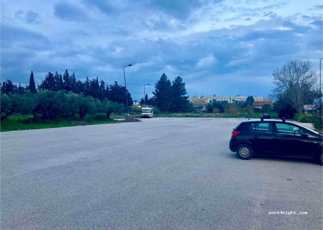(203 00) Loutraki Agii Theodori - 43-39 Papanikolaou — foto 2