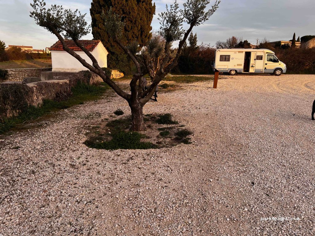 (30700) Blauzac - Rue de la Madone — foto