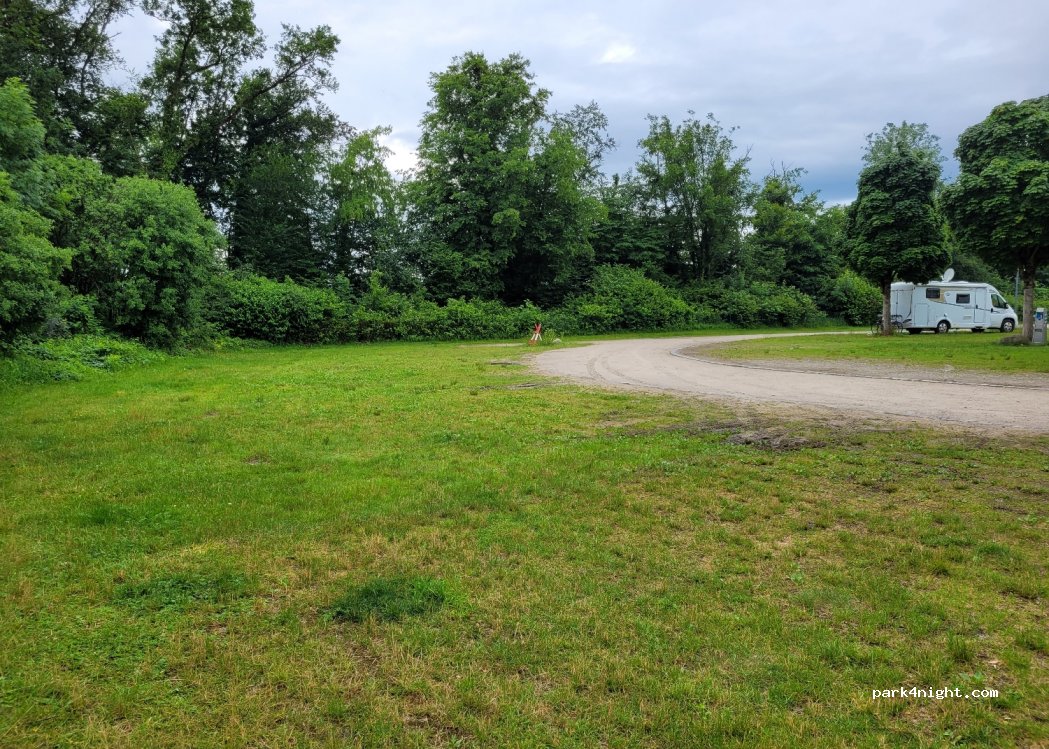 Wohnmobilstellplatz Burghausen — foto 2