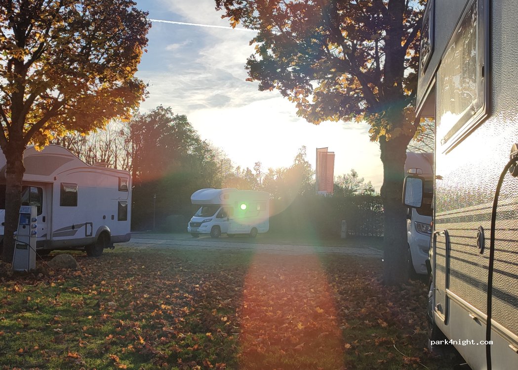 Wohnmobilstellplatz Burghausen — foto 4