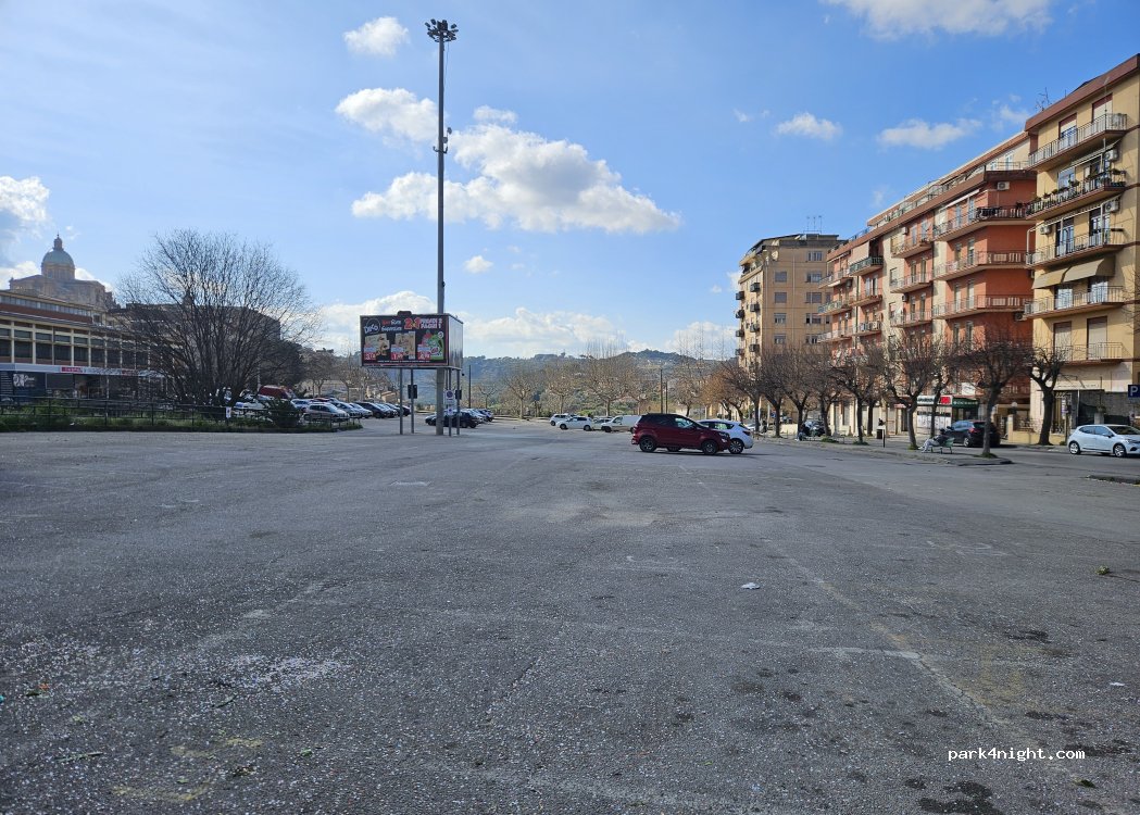 (94015) Piazza Armerina - 40 Via Carlo Parlagreco — foto