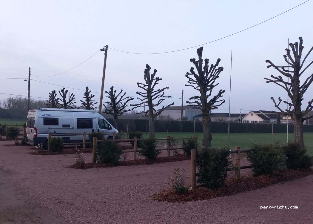 (03150) Varennes-sur-Allier - 12 Mauregard — foto 3