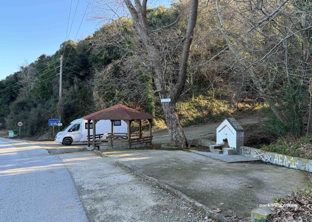 (400 03) Agia - Epar.Od. Kokinou Nerou-Agiokampou — foto