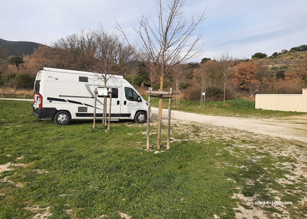 (84160) Vaugines - 254 Chemin de la Fontaine — foto