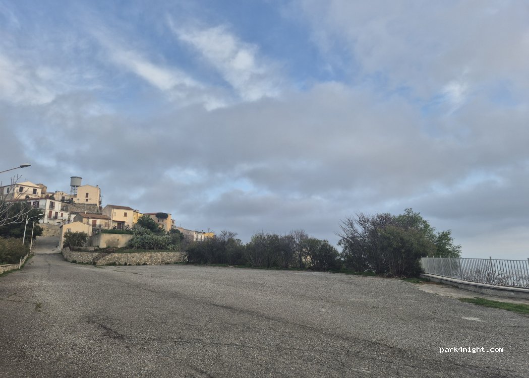 (87070) Roseto Capo Spulico - 38 Via Giannelli — foto