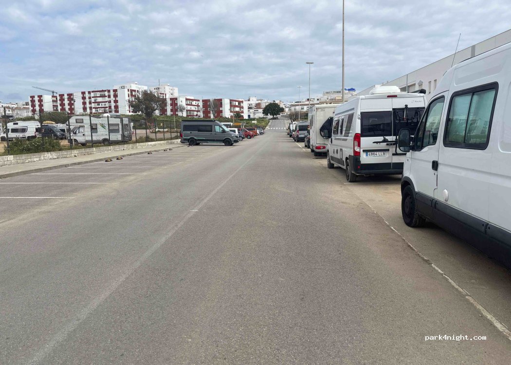 (11380) Tarifa - 26A Urbanizacion la Marina — foto