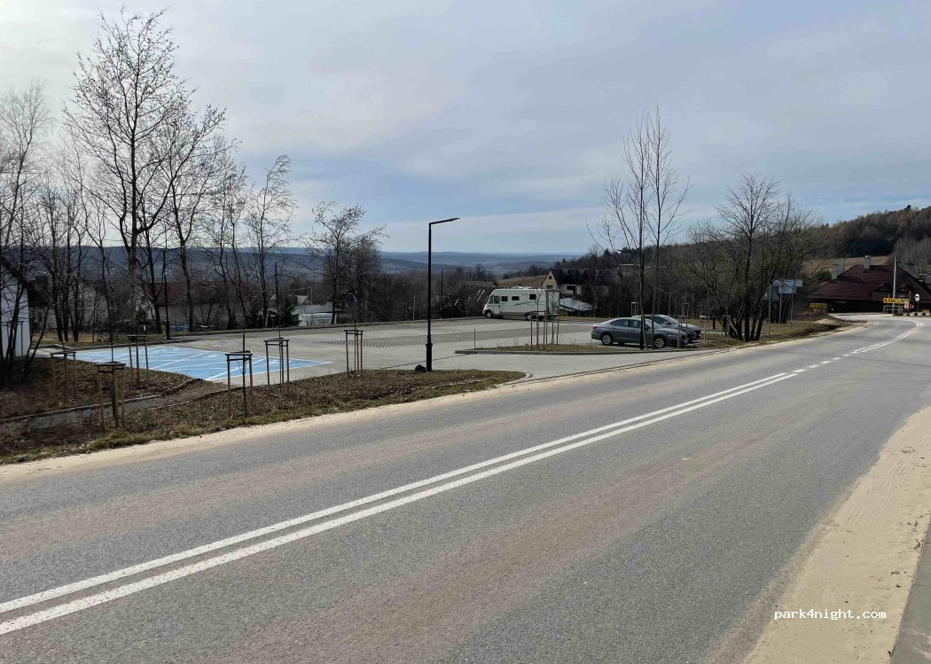 (26-004) Huta Szklana - Unnamed road — foto