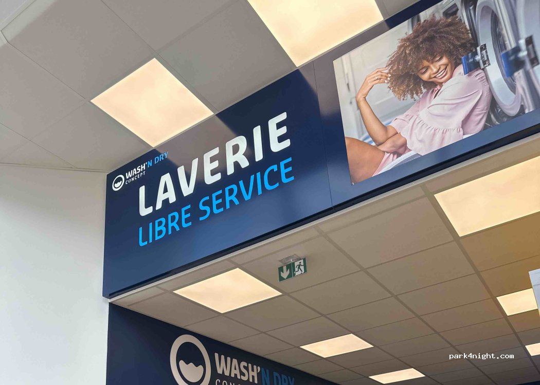 (33300) Bordeaux - 44 Cours de Québec — foto