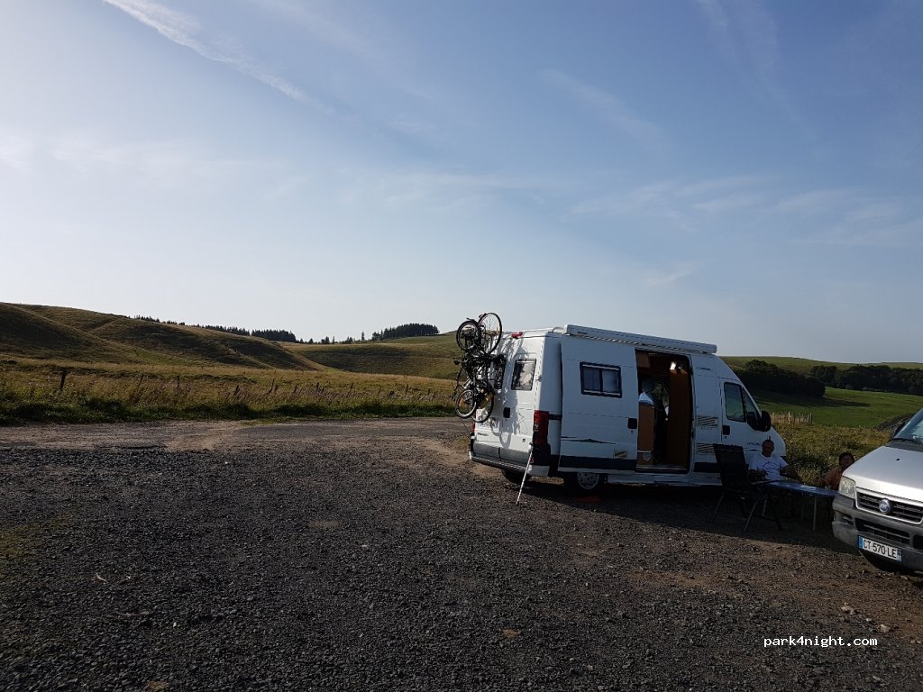 (63420) Anzat-le-Luguet - D721A — foto