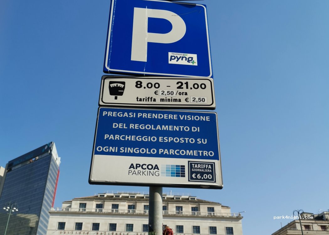 (16121) Genova - 57 Piazza della Vittoria — foto 3