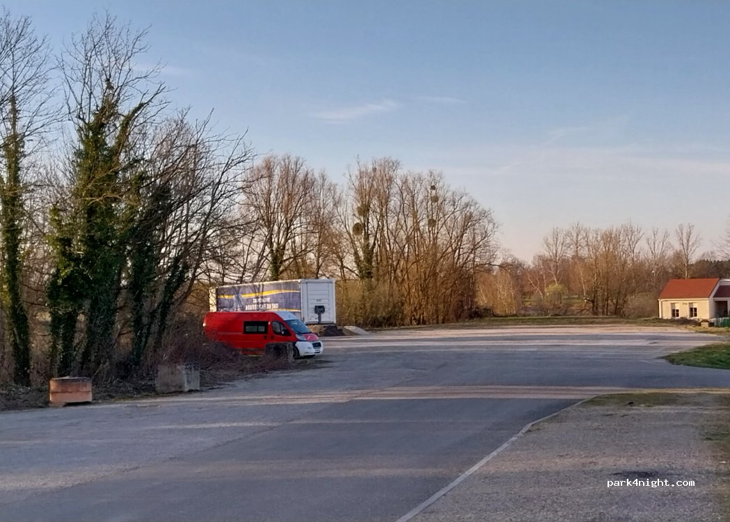 (71330) Saint-Germain-du-Bois - 21 Route de Pierre — foto 2