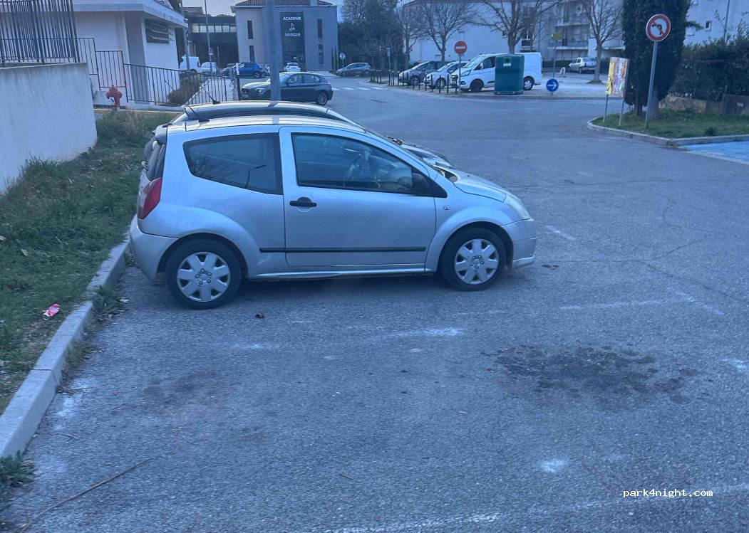 (13790) Rousset - 13 Boulevard de la Cairanne — foto