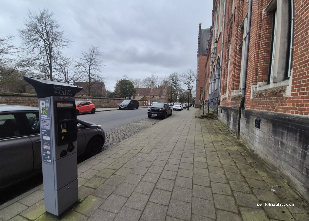(8000) Brugge - 2 Begijnenvest — foto 2