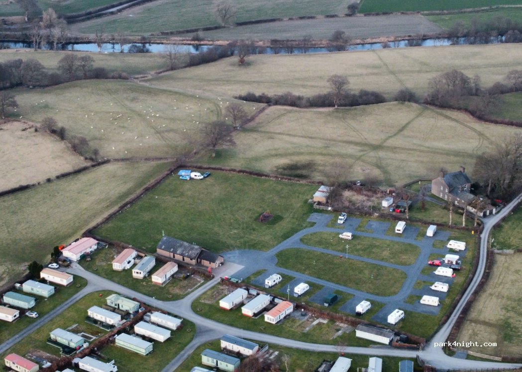 Tytandderwen Camping & Caravan Park — foto