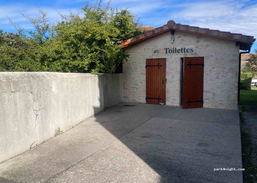 (33930) Vendays-Montalivet - 4 Place de l'Église — foto 3