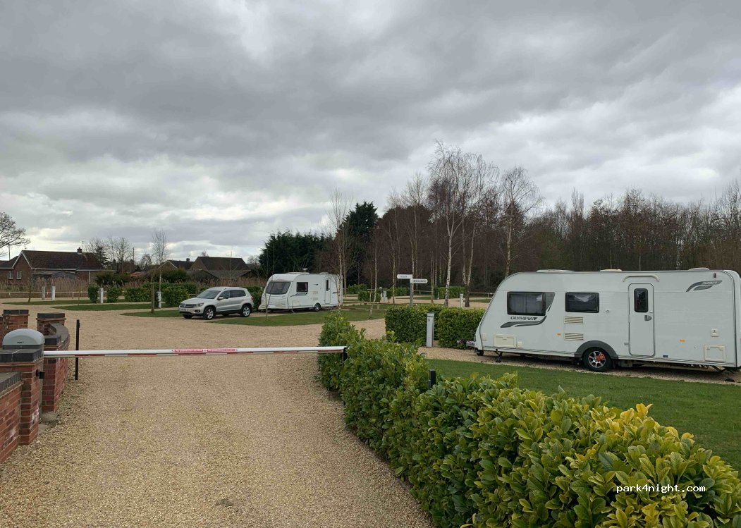 The Thatched Cottage Caravan Park — foto 2