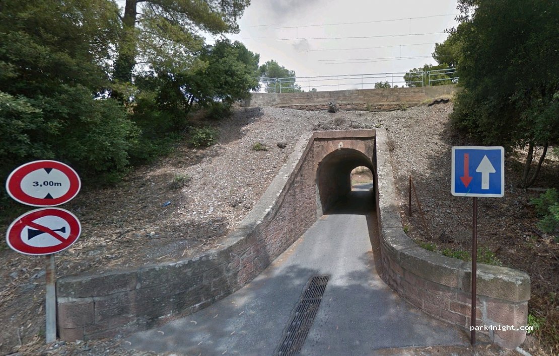 (83700) Saint-Raphaël - Route des Carrières — foto