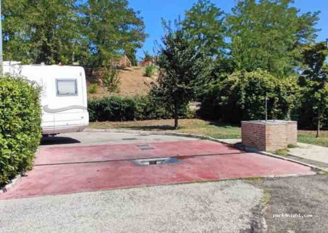 Area Sosta Camper Corinaldo — foto 3
