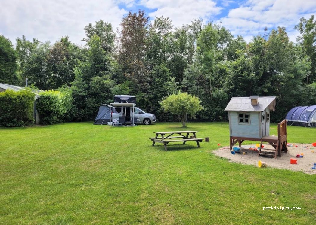 Boerderijcamping-Melkveehouderij Woutrinahoeve — foto