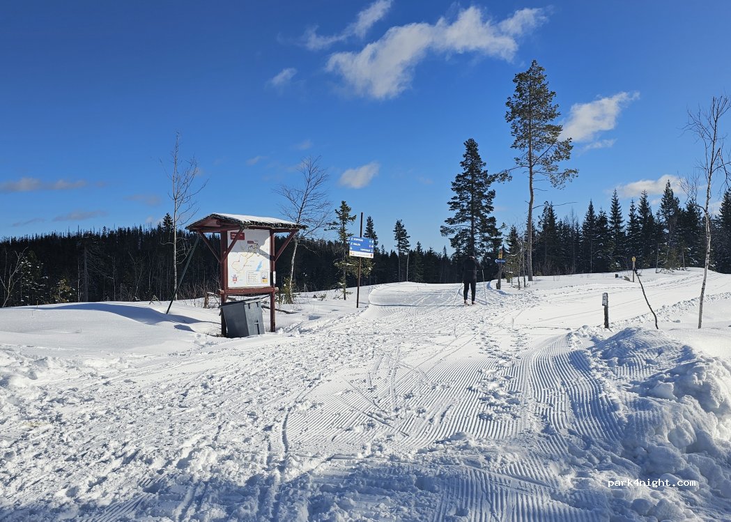 (829 98) Langsbo - Unnamed Road — foto