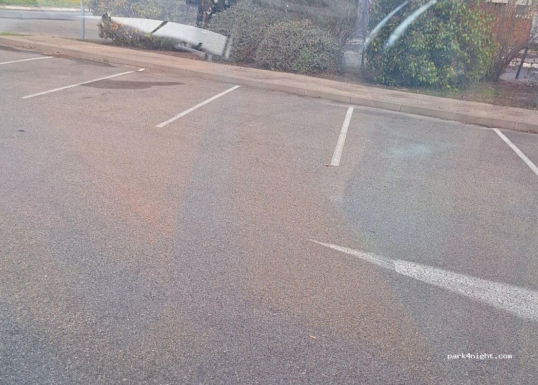 (84250) Le Thor - 449 Route d'Orange — foto