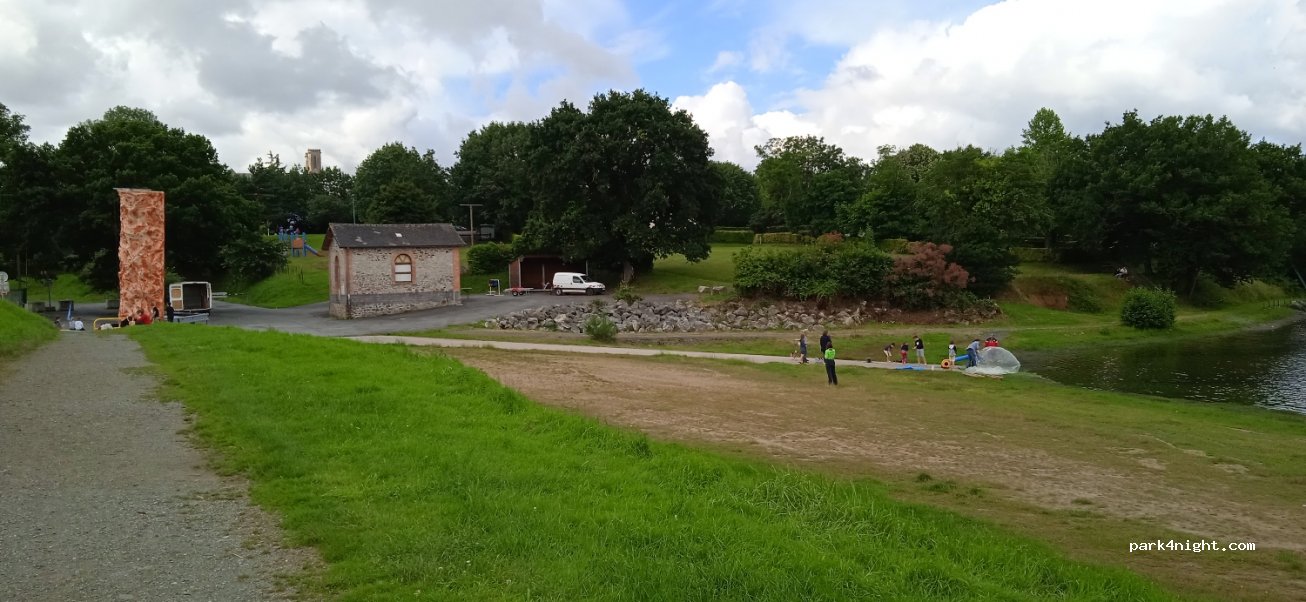 Camping Camp Municipal Le Bois Feuillet — foto 4