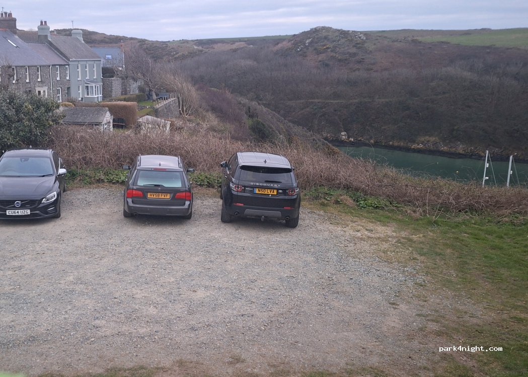 (SA62 6UR) Solfach - 28 Penyraber — foto