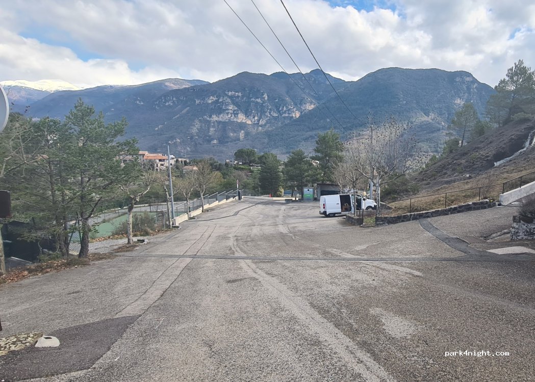 (06420) Tournefort - 43 Chemin du Vieux Village — foto