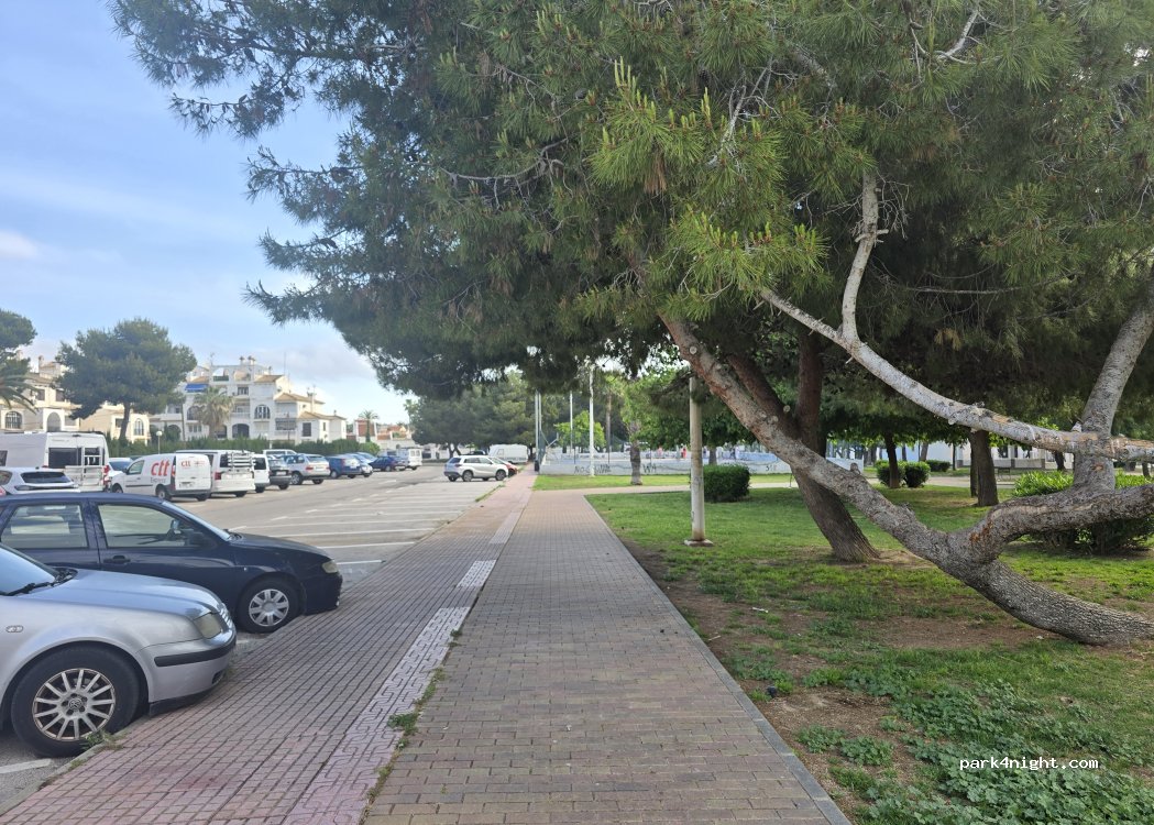 (03183) Torrevieja - 2 Plaza de Europa — foto 2