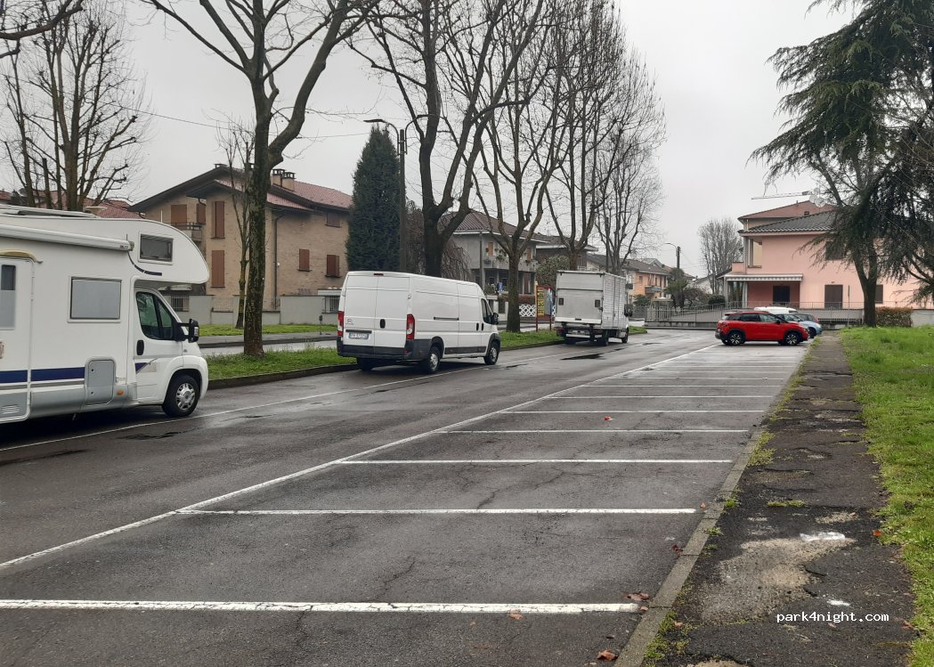 (20812) Limbiate - 56 Viale Lombardia — foto