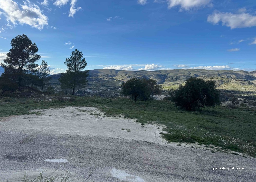 (03811) Quatretondeta - — foto