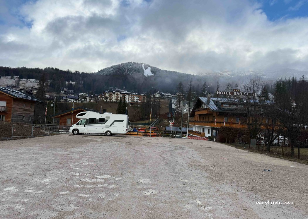 (32043) Cortina d'Ampezzo - 19 Via dello Stadio — foto 2