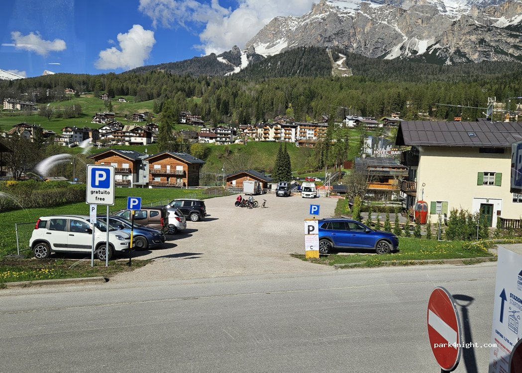 (32043) Cortina d'Ampezzo - 19 Via dello Stadio — foto 3