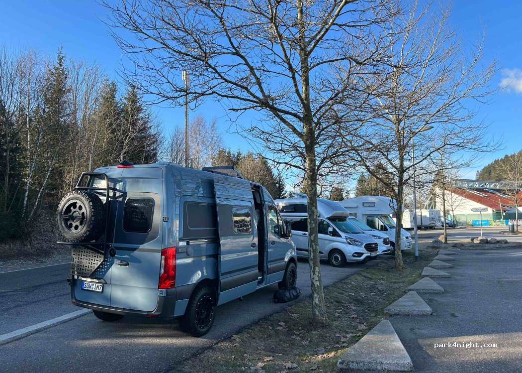 Wohnmobilstellplatz Titisee-Neustadt | Am Badeparadies — foto 2