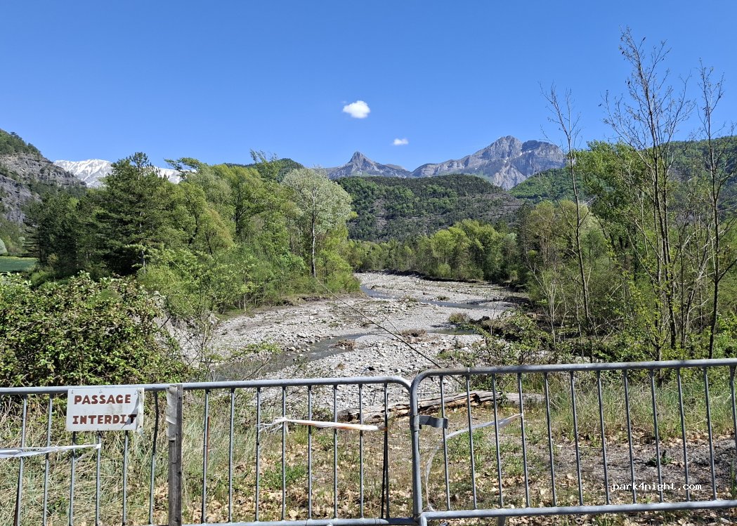 (04420) Marcoux - Chemin de Champ Pendu — foto 3