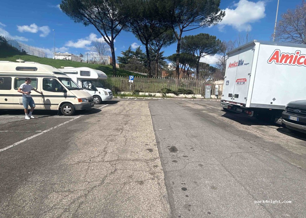 (00166) Roma - 44 Via Luca Passi — foto