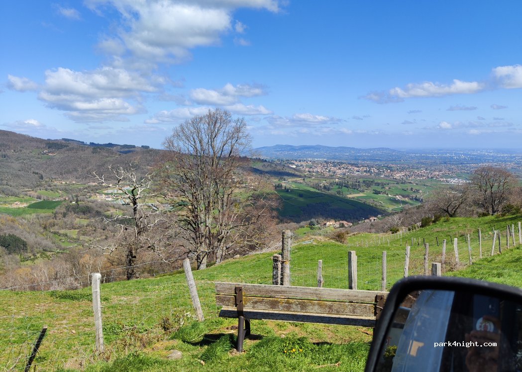(69510) Yzeron - 55 Châteauvieux — foto
