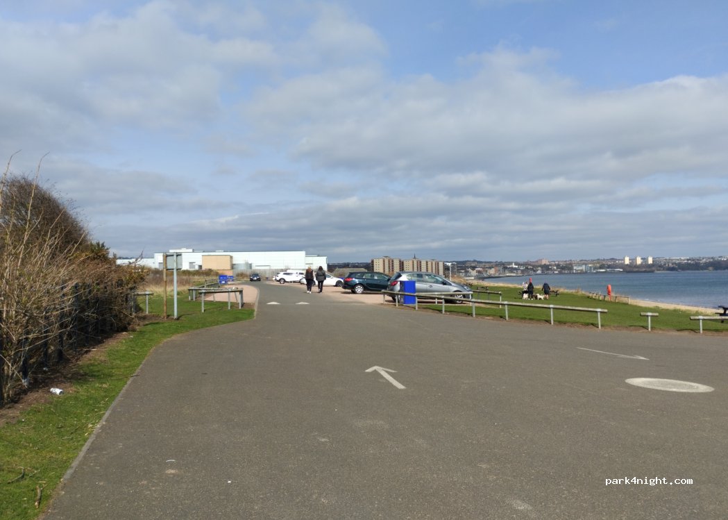 (KY1 1PE) Kirkcaldy - 10 Seafield Road — foto