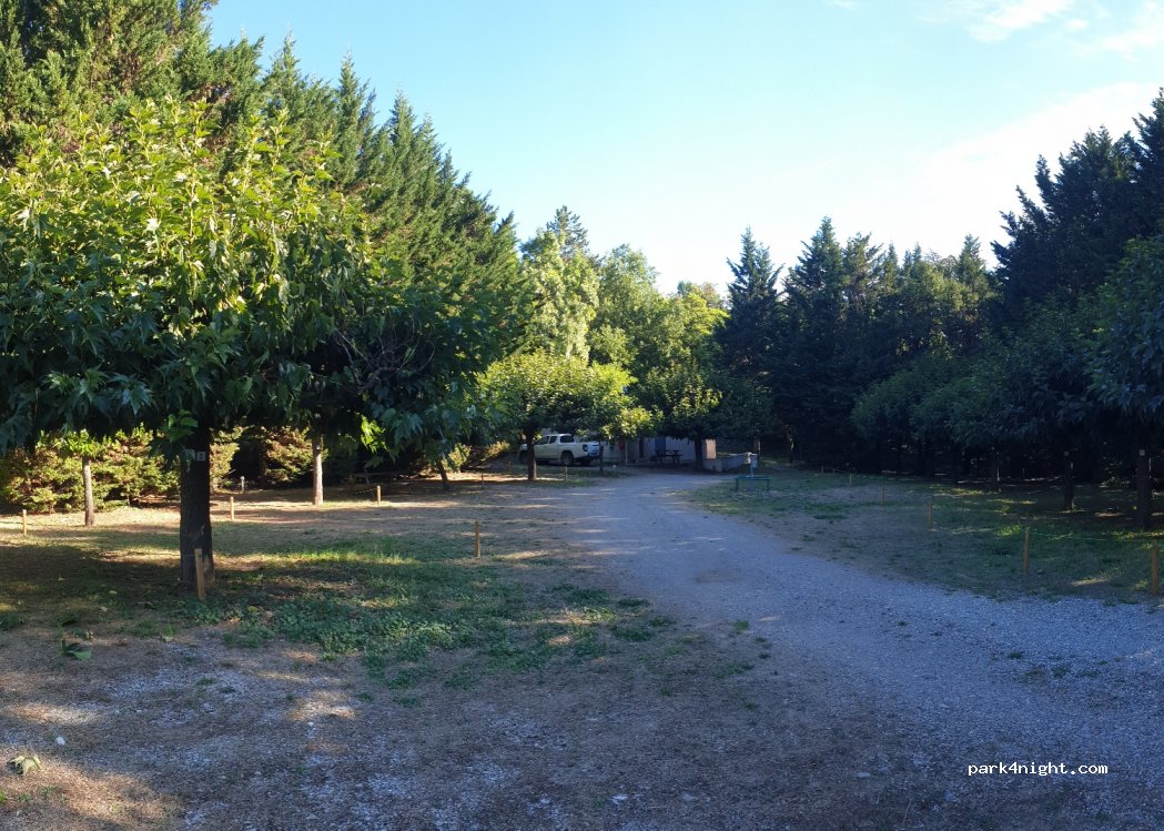 Aire de camping-cars Montdardier — foto 3