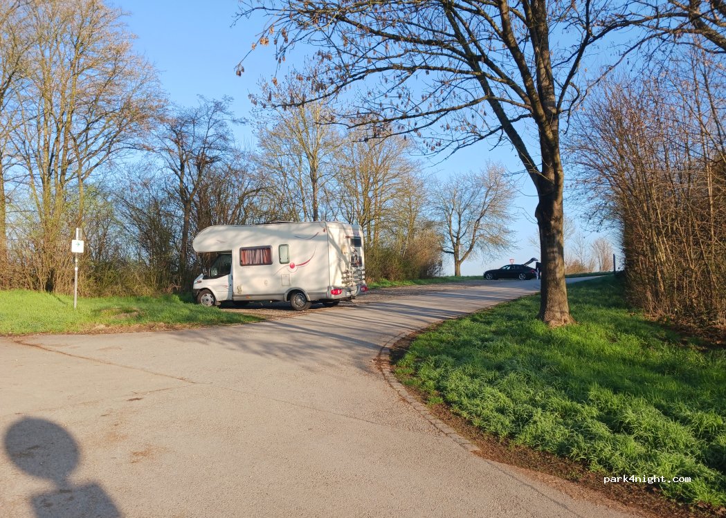 (71691) Freiberg am Neckar - Mundelsheimer Straße — foto 2