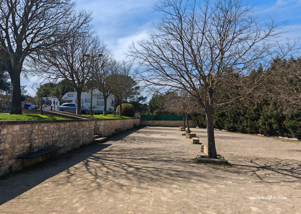 (13660) Orgon - 7 Quartier des Aires — foto