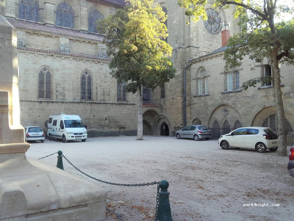 (46100) Figeac - Place de la Raison — foto