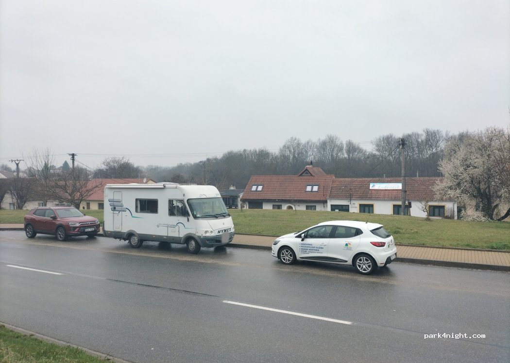 (691 44) Lednice na Moravě - 212 Mikulovská — foto 2