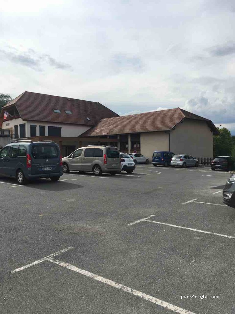 (74520) Savigny - Chemin de sous la Cure — foto 2