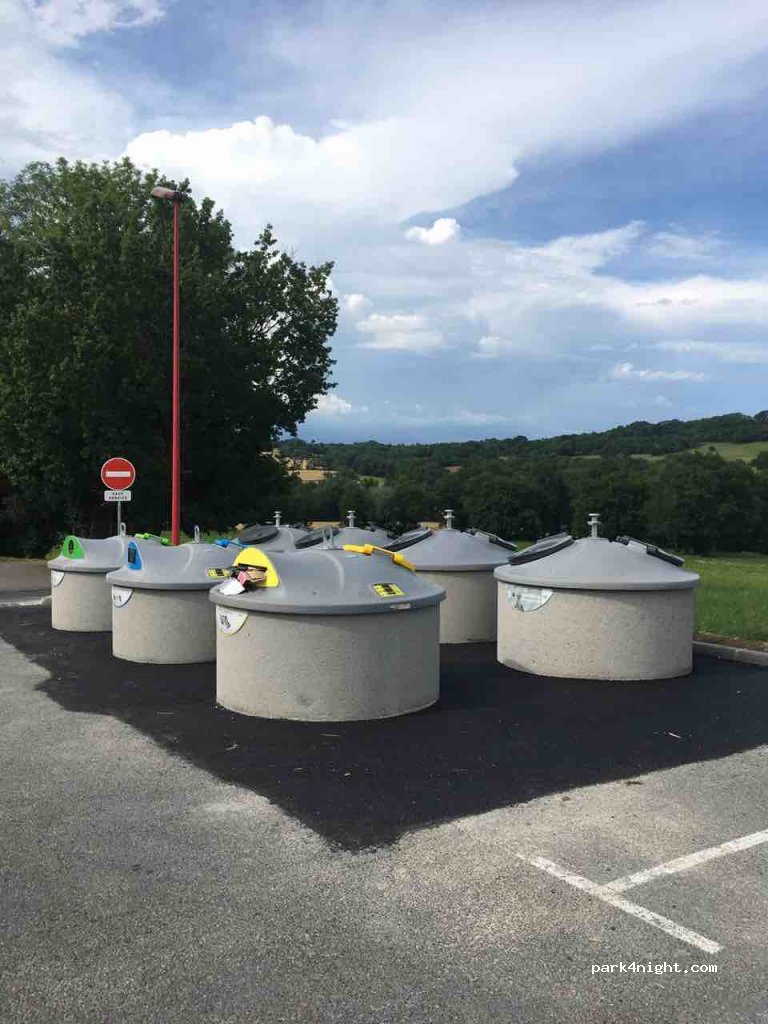 (74520) Savigny - Chemin de sous la Cure — foto 3