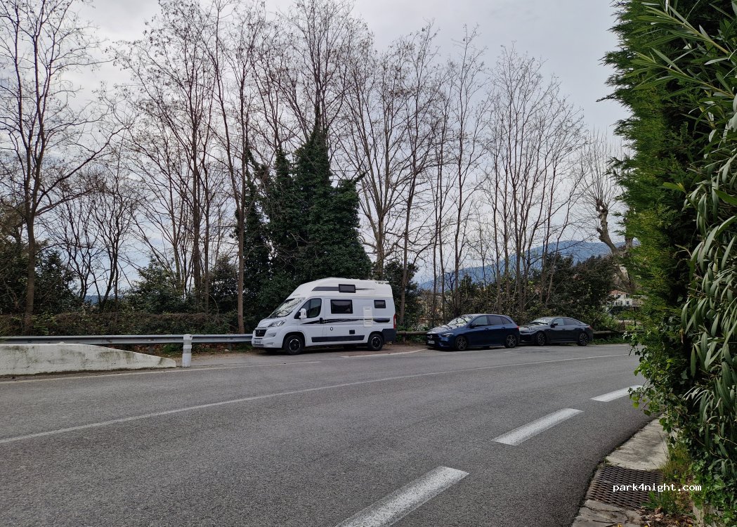 (06140) Vence - 59 Chemin des Panoramas — foto