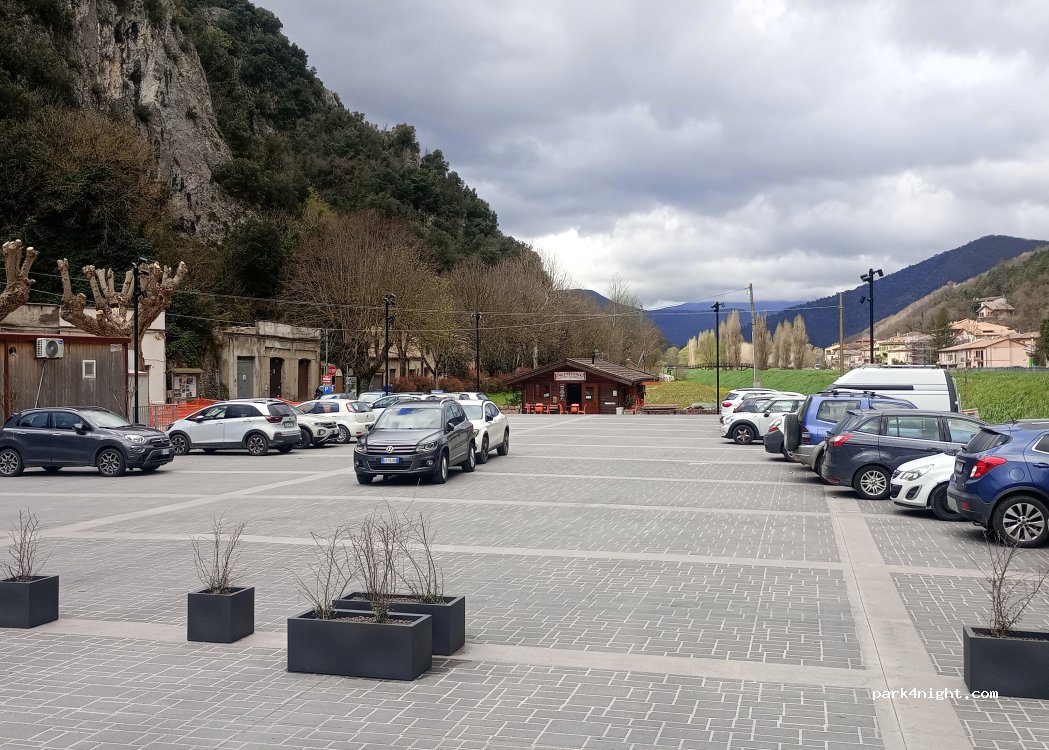(62025) Pioraco - 10 Viale della Vittoria — foto