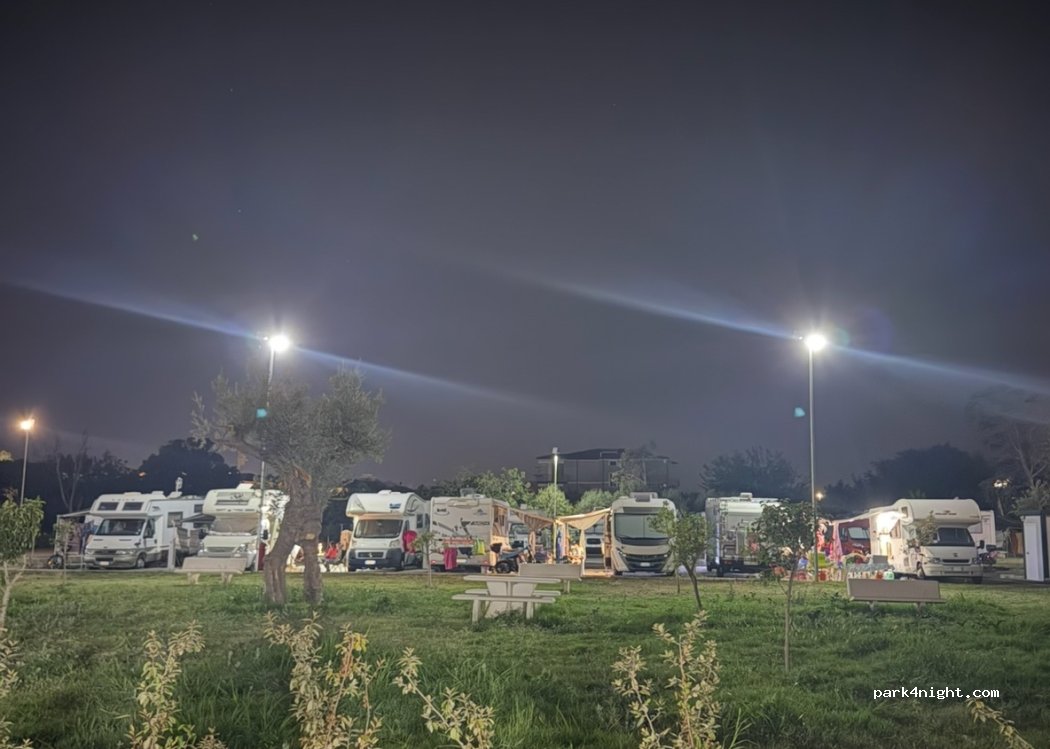 Sosta camper Atlantic Beach — foto 4