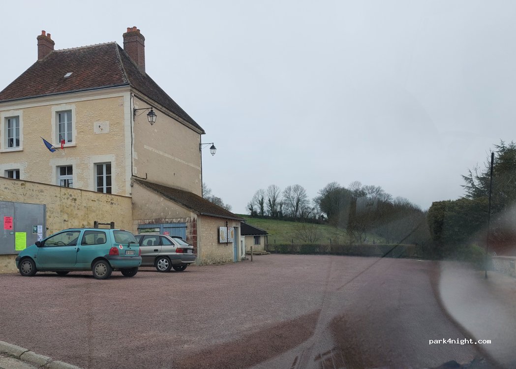 (28480) Vichères - 1 Place de l'Église — foto