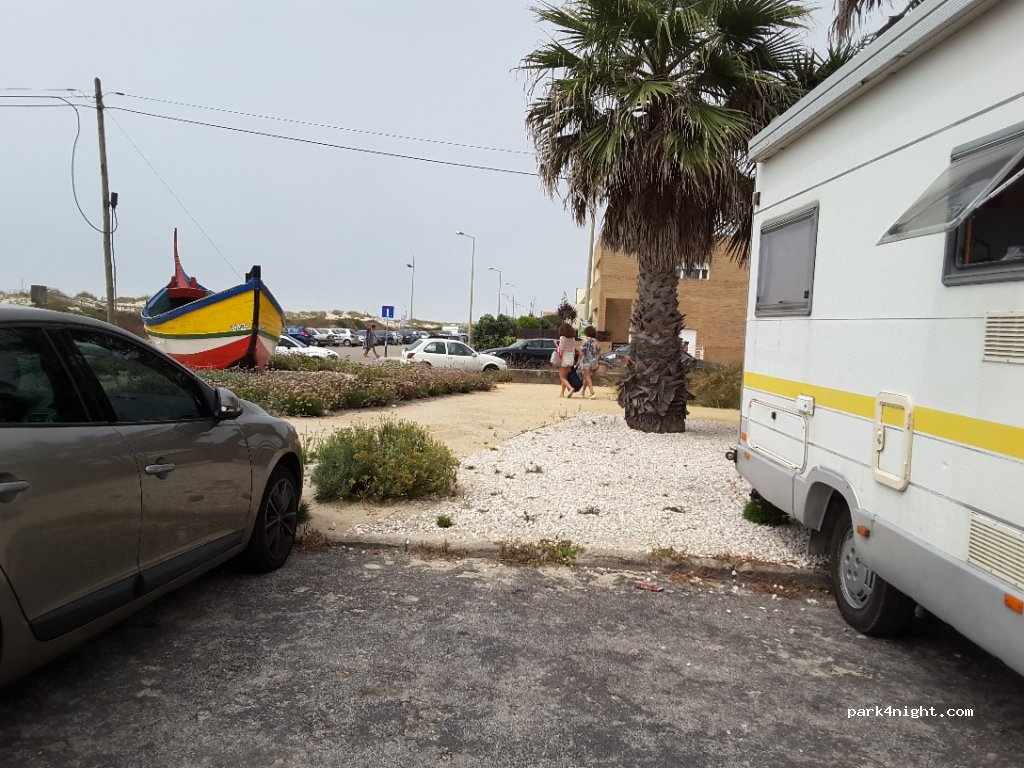 (3885) Esmoriz - 64 Praça João Santarém — foto